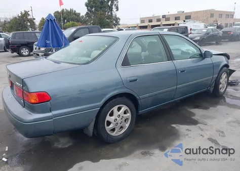 2000 Toyota Camry Le V6 z USA, uszkodzony, nr VIN JT2BF28K9Y0239799